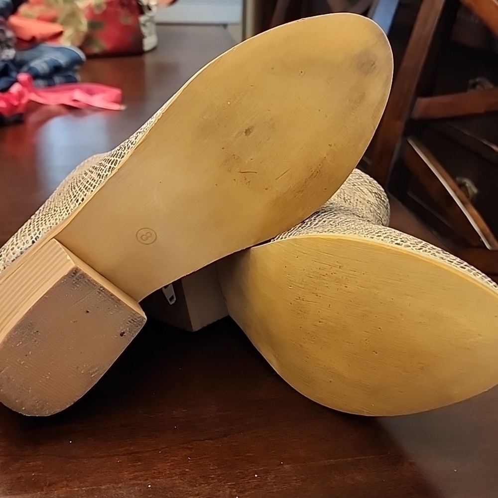 CORKYS Boutique Tan Snake Booties Sz 8 - Picture 6 of 7